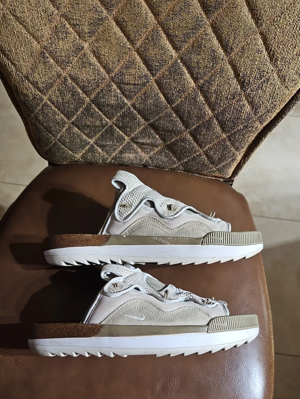 Nike Men's Beige and White Slide Sandal Sneakers